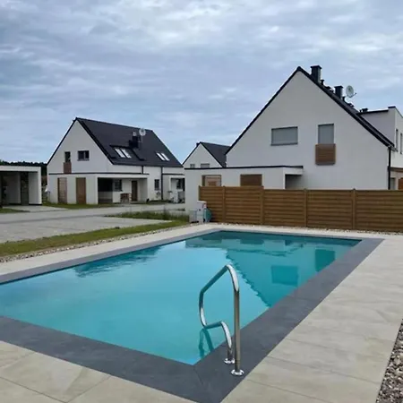 Lilja Mit Grill Kamin Eignes Grosses Grundstueck Und Aussenpool
