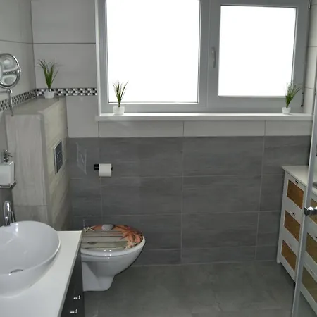 Casa vacanze Lilja Mit Grill Kamin Eignes Grosses Grundstueck Und Aussenpool *